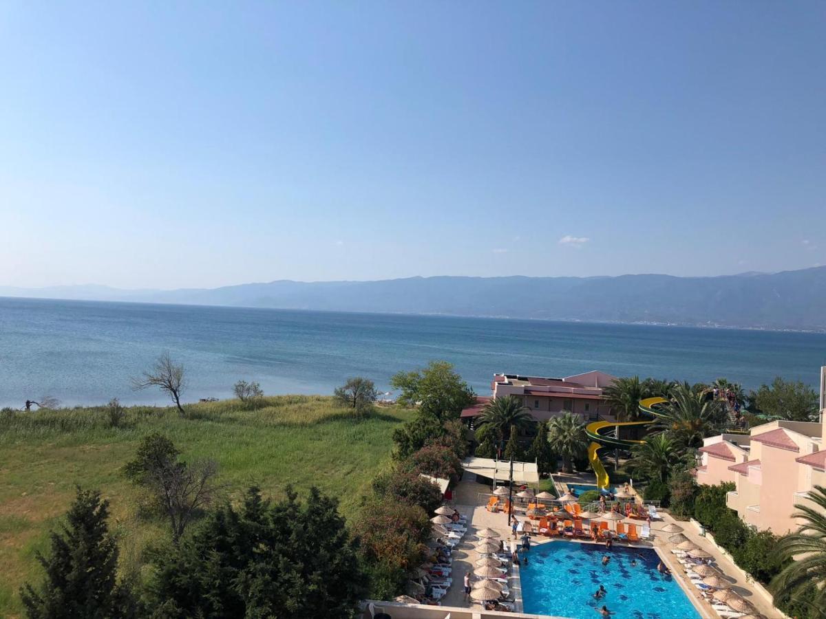 Hotel Afytos Oeren Park Mtk Exterior foto