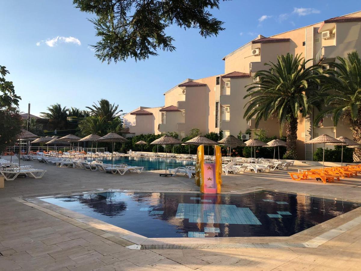 Hotel Afytos Oeren Park Mtk Exterior foto