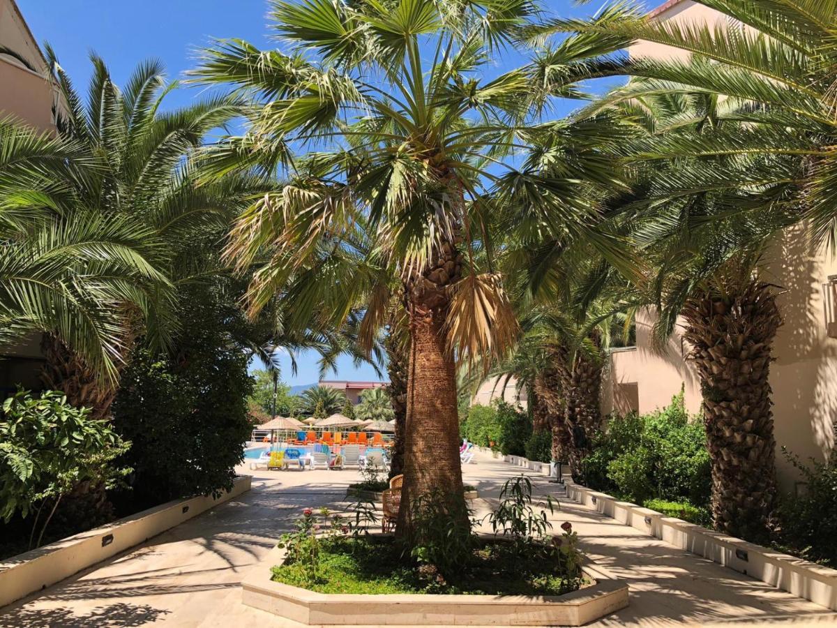 Hotel Afytos Oeren Park Mtk Exterior foto