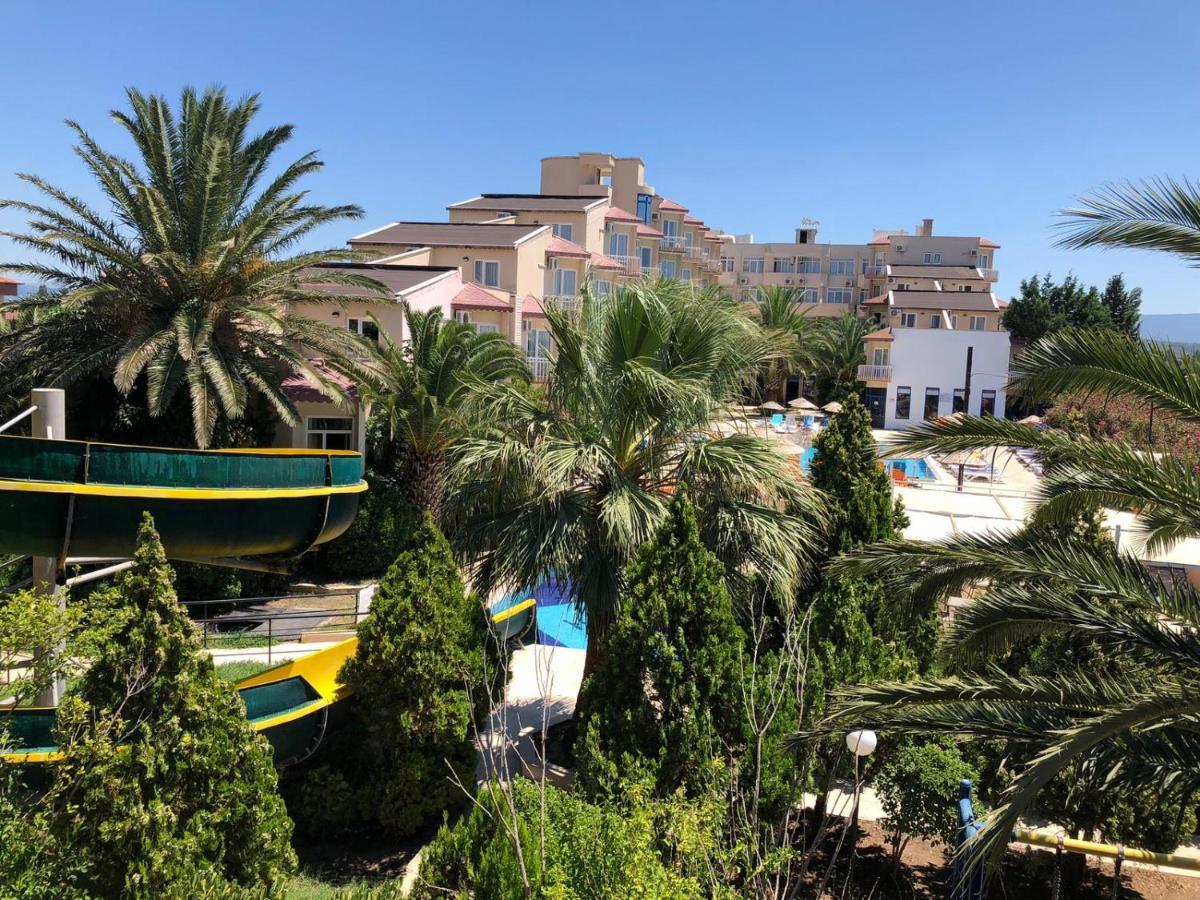 Hotel Afytos Oeren Park Mtk Exterior foto