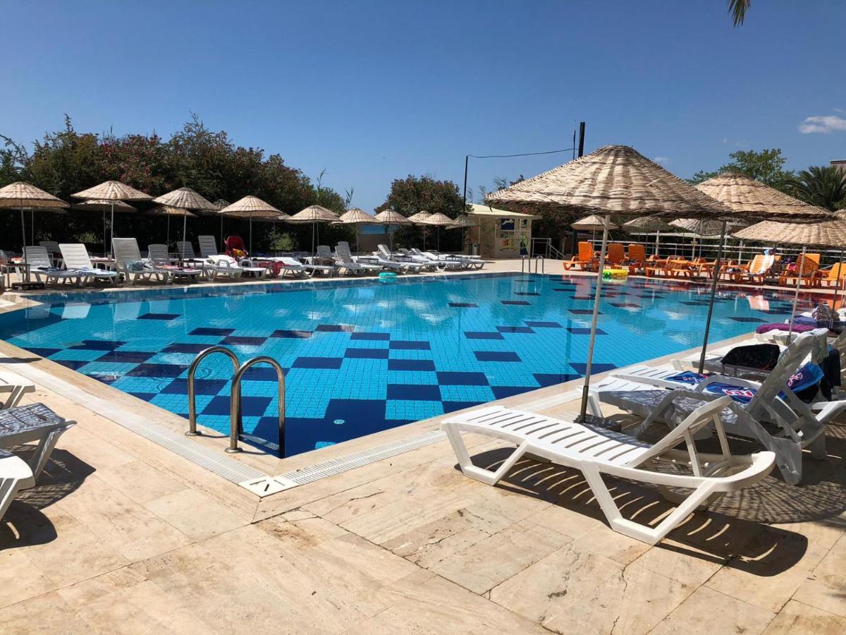 Hotel Afytos Oeren Park Mtk Exterior foto